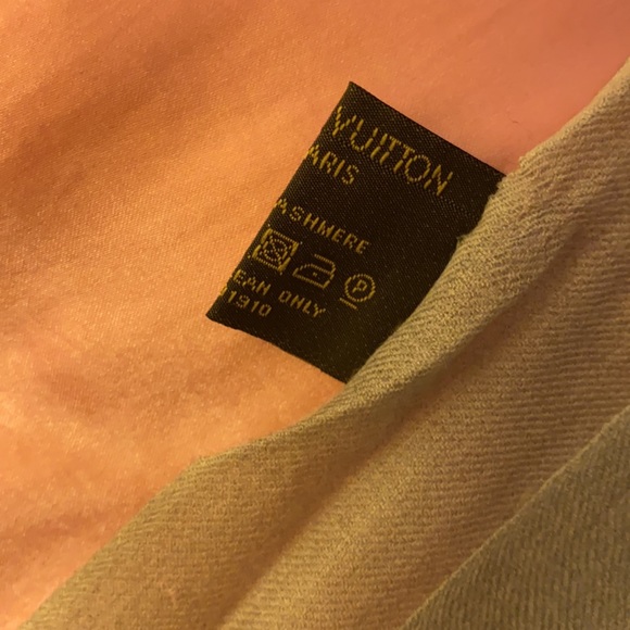 Louis Vuitton scarf in nice gray collar, 100% cashmere. - Picture 7 of 7